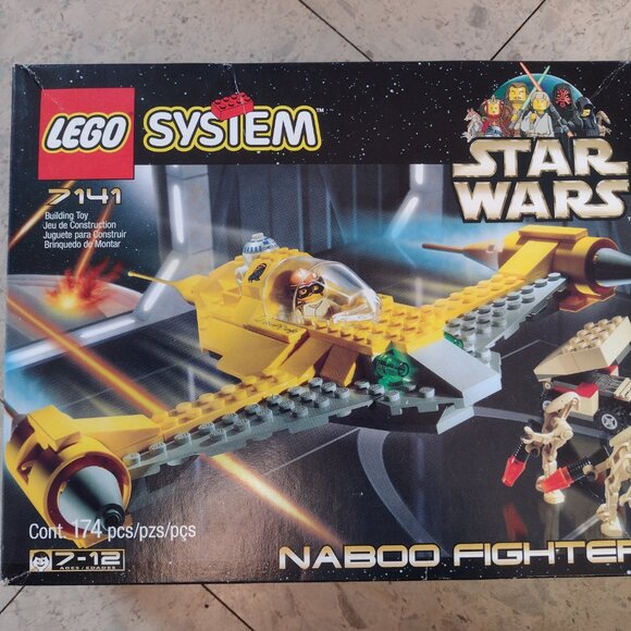 Like New Lego Star Wars Naboo Fighter, R2D2, with original box & instructions - Picture 2 of 13